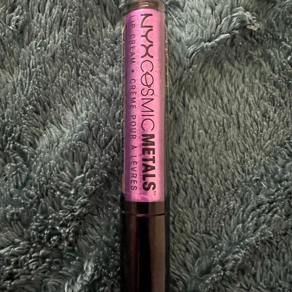 NYX glitter lipstick bundle not sealed - Picture 3 of 4